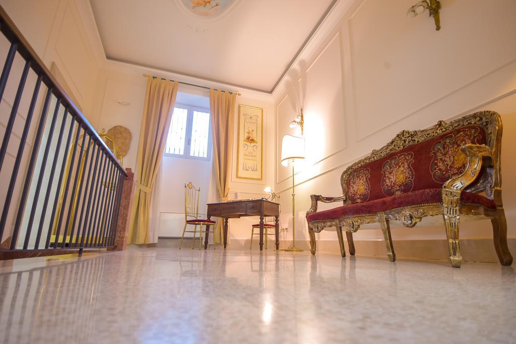 Palazzo Liguori 3*